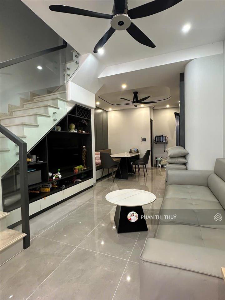 Bán nhà 1t 2 l hẻm 55 cây keo thủ đức tặng nội thất giá 7.150 tỷ