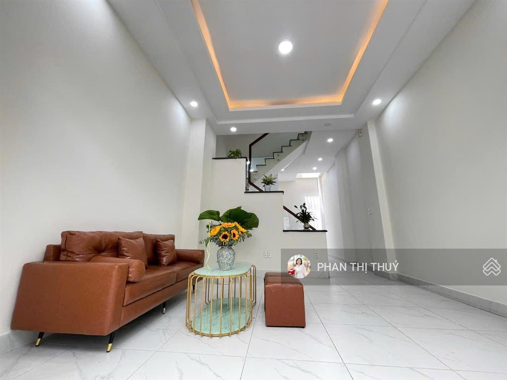 Bán gấp nhà 3 lầu tam bình thủ đức 3 pn đường xe hơi sổ hồng riêng giá 4.850