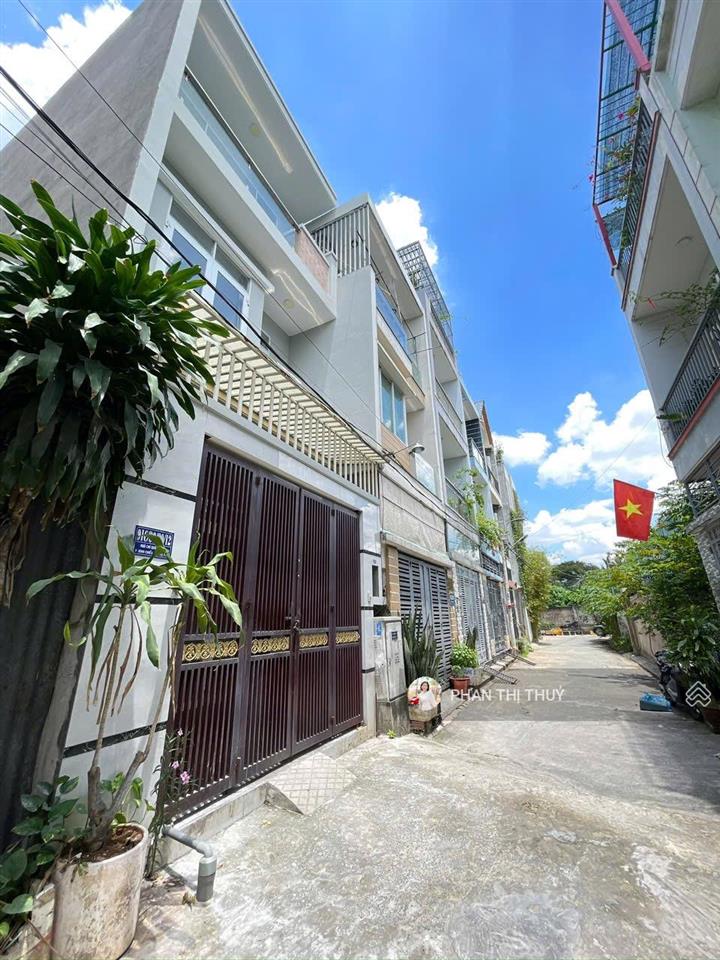 Bán gấp nhà 3 tầng 4,850 tỷ tam bình thủ đức đường trước nhà 5m