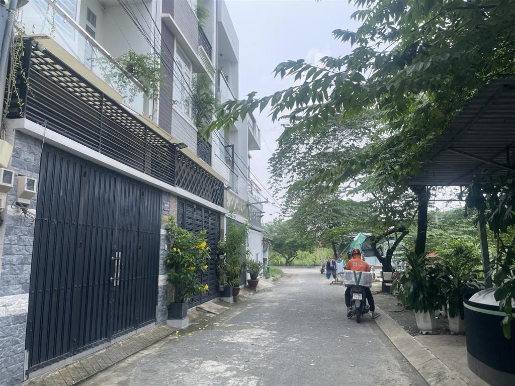 Đất ngay chung cư sunview thủ đức giá 4.750 tỷ