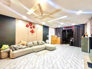 Nhà 2 tầng 90m2 tam bình tô ngọc vân thủ đức giá 5,5 tỷ