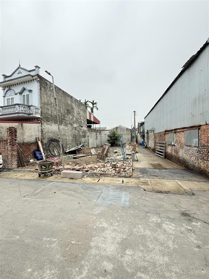 Bán lô đất 80m2 trục chính xã ngọc liệp, view nhìn bảo tàng thiên nhiên cách viện nhi sản 500m