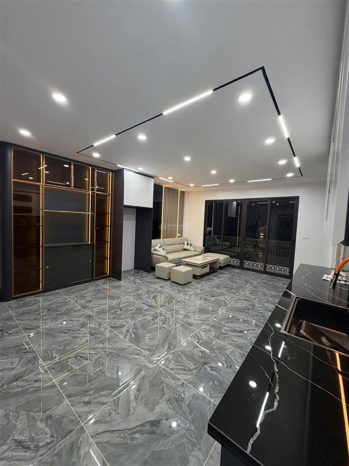 Siêu phẩm mặt phố hoàng mai | 50m2 x 6 tầng | mt 4.1 m | chỉ 17.9 tỷ