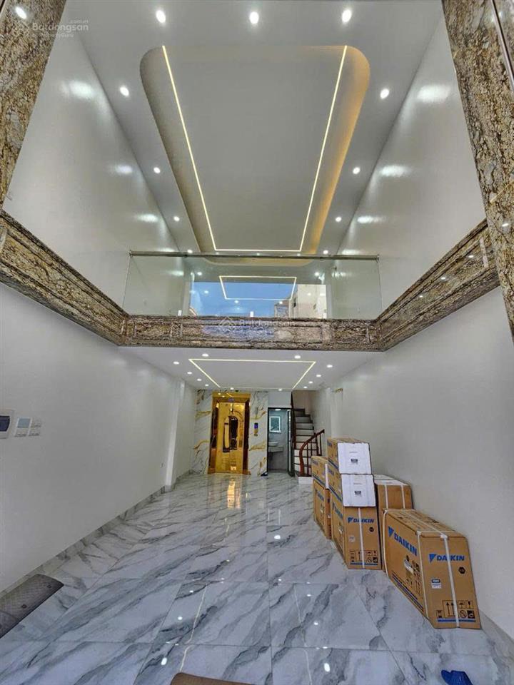 Siêu phẩm mặt phố hoàng mai | 40m2 x 7 tầng | mt 4.2m | chỉ còn 18.8 tỷ