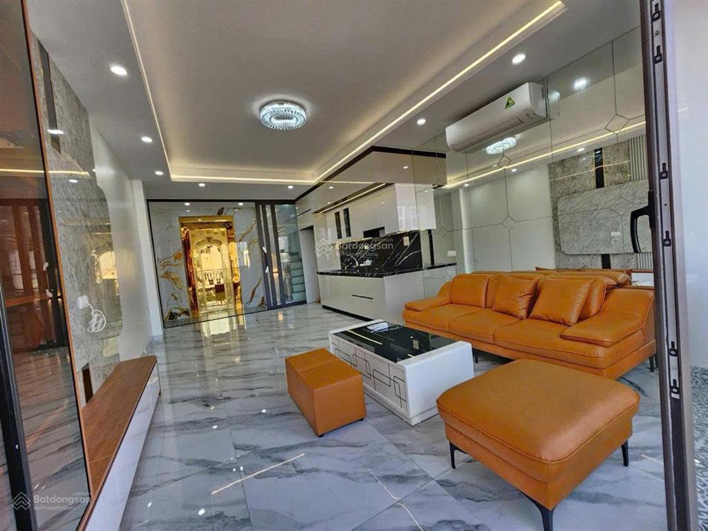 Siêu phẩm mặt phố hoàng mai | 40m2 x 7 tầng | mt 4.2m | chỉ còn 18.8 tỷ