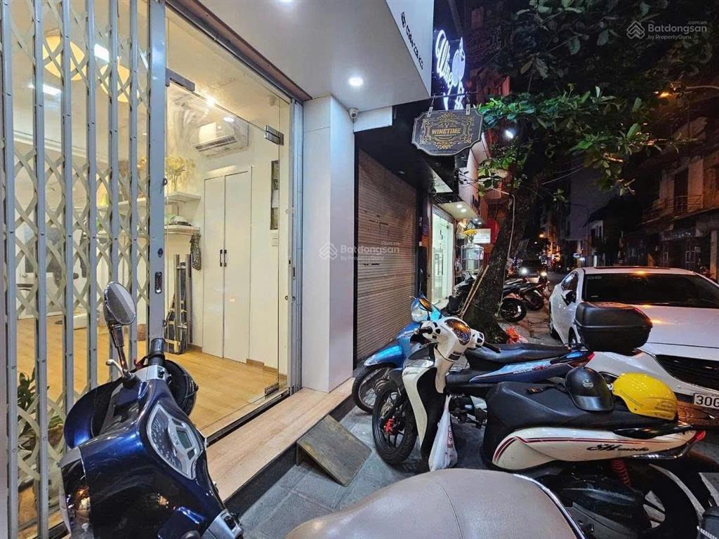 Hàng hiếm | mặt phố bùi thị xuân | 30m2 x 4 tầng | mt 3m | chỉ 24 tỷ