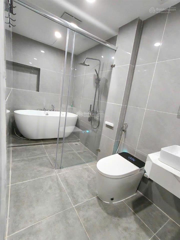 Siêu phẩm nhà mới | mặt phố nguyễn văn cừ | 60m2 x 7 tầng | mt 4m | giá chỉ 33.5 tỷ