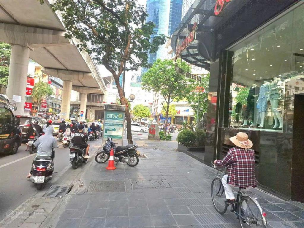 Hàng hiếm | mặt phố cầu giấy | 2 mặt tiền | 50m2 x 5 tầng | mt 3.8m | giá 39 tỷ