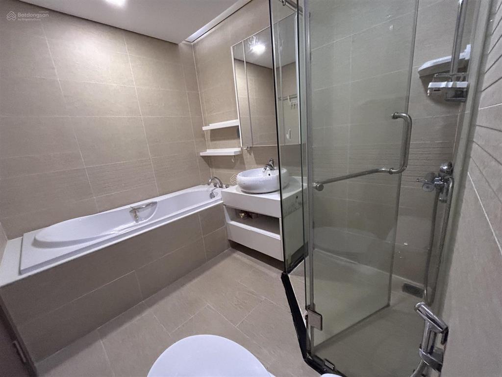 Cho thuê ch 4pn, 3wc, ở vinhomes central park  tòa park1, lầu 34, căn gốc  mặt sông
