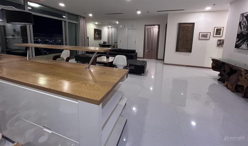 Cho thuê ch 4pn, 3wc, ở vinhomes central park  tòa park1, lầu 34, căn gốc  mặt sông