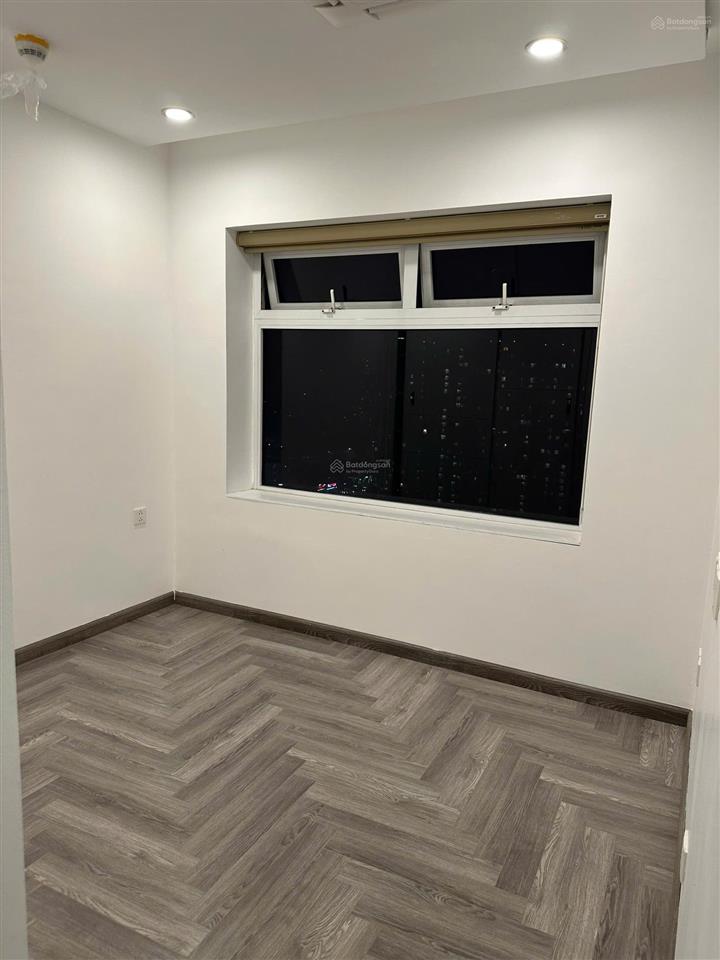 Chính chủ bán căn hộ 70m2 hòa bình green city, nhà mới tinh, ít ở, view xem pháo hoa, giá 5ty9