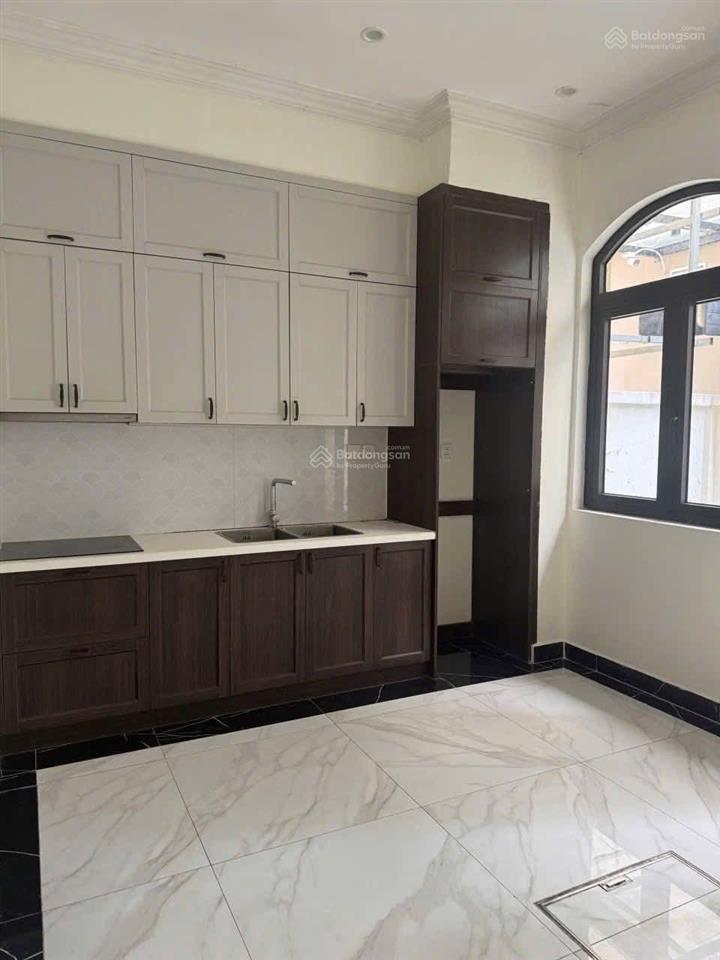 Tôi cần bán gấp chà là hoàn thiện 5 tầng giá 7,5 tỷ bao phí  có thương lượng khách thiện chí