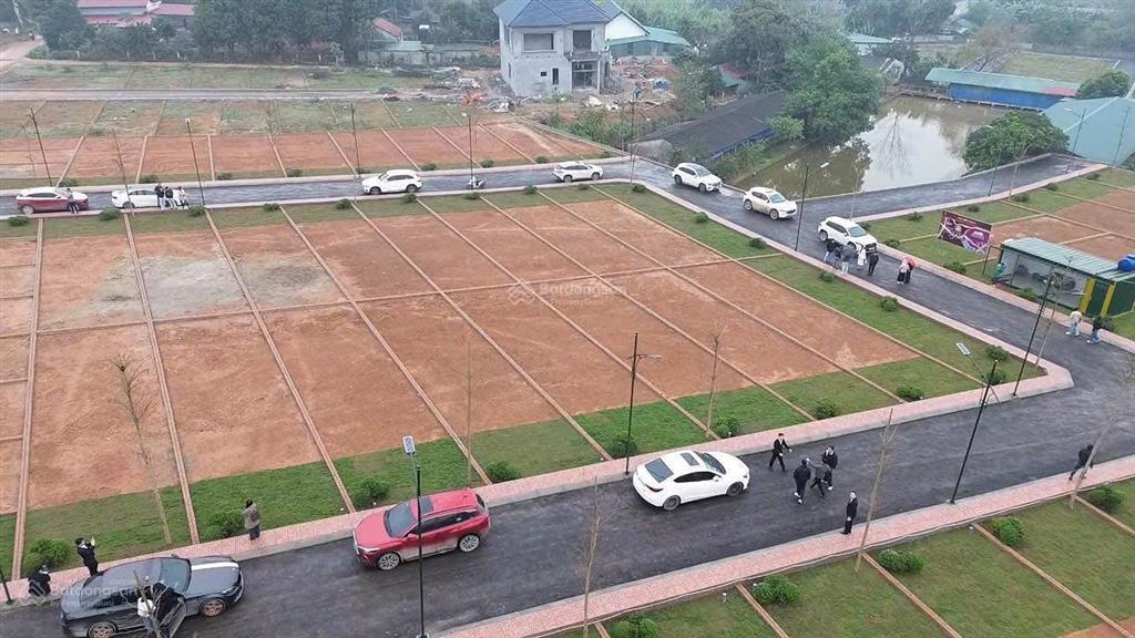 Bán đất hòa thạch phù cát diện tích 100m2 mặt tiền 5m2 sổ đỏ full thổ cư công chứng sang tên ngay