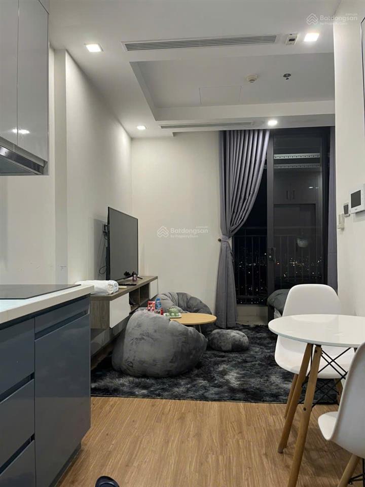 Chính chủ cho thuê gấp căn hộ 30m2 full nội thất cao cấp giá duy nhất 8 tr/th vinhomes greenbay