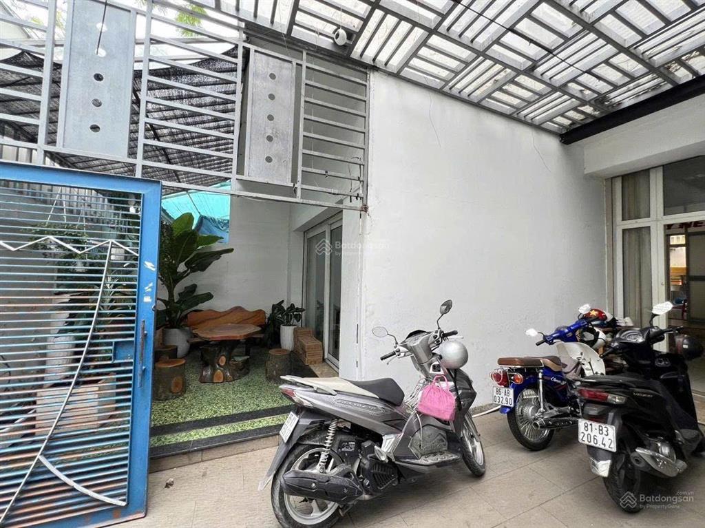 Cho thuê nhà 1 trệt 3 lầu 7x20m mặt tiền đường số phường tân phong