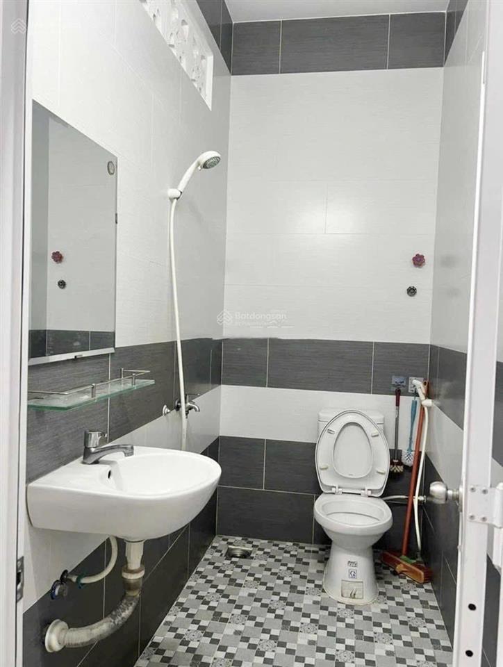 Cho thuê nhà 3pn 4x25m mặt tiền kinh doanh đường nguyễn thị thập quận 7