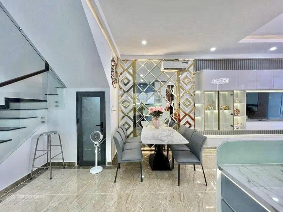 Cho thuê nhà full nội thất 4pn 5wc 5x16m kdc hoàng quốc việt quận 7