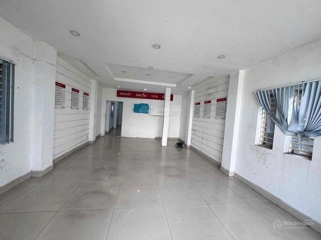 Cho thuê nhà 1 trệt 2 lầu 6x25m mặt tiền kinh doanh đường gò ô môi quận 7