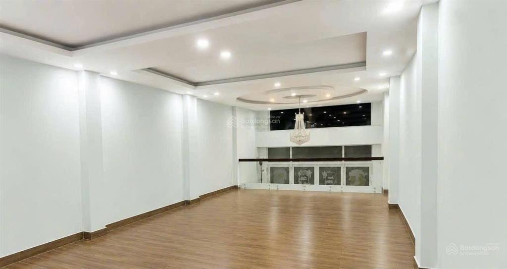 Cho thuê nhà 1 trệt 2 lầu 5x18m mặt tiền đường số phường tân quy quận 7