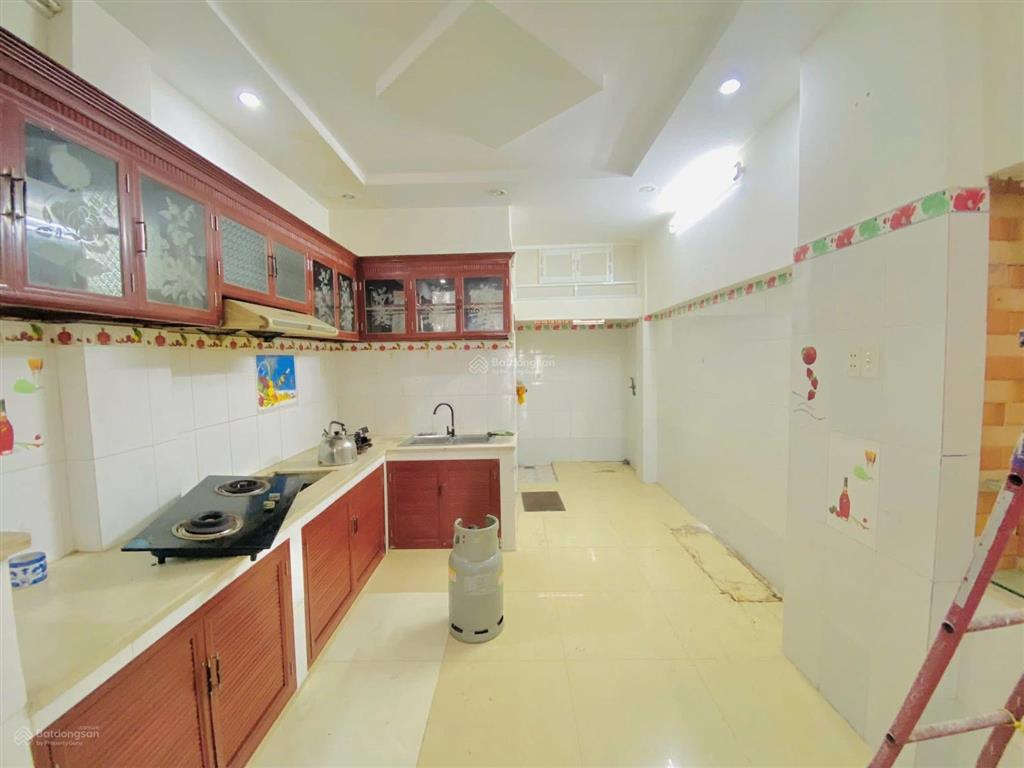 Cho thuê nhà 1 trệt 1 lầu 3pn 3,5x19m mặt tiền đường số lâm văn bền quận 7