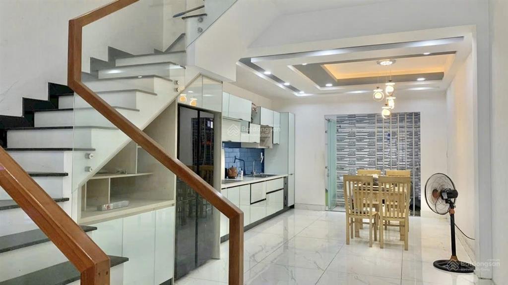 Cho thuê nhà 1 trệt 3 lầu 4pn 4x18m mặt tiền đường số phường tân quy