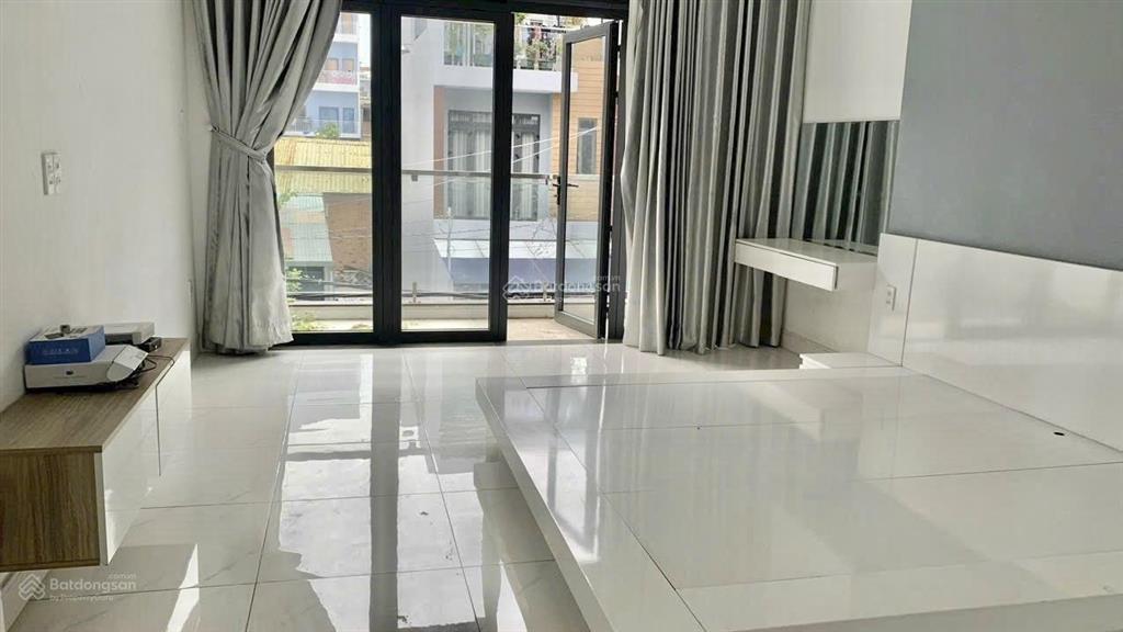 Cho thuê nhà 1 trệt 3 lầu 4pn 4x18m mặt tiền đường số phường tân quy