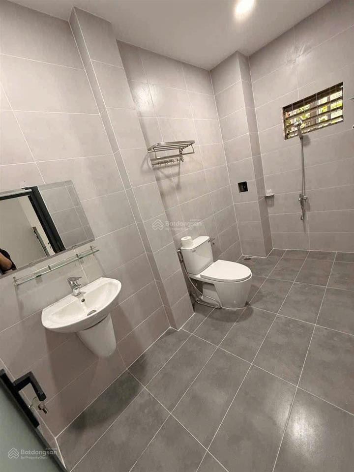 Cho thuê nhà 1 trệt 2 lầu 4pn 4x15m mặt tiền kinh doanh lâm văn bền quận 7