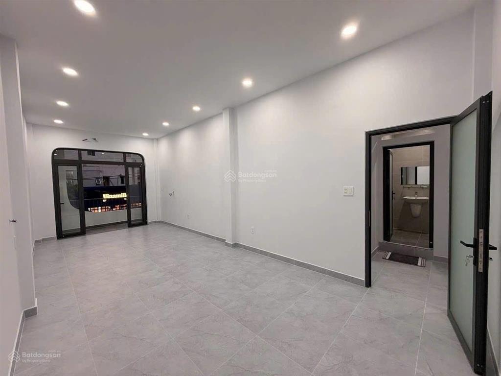 Cho thuê nhà 1 trệt 2 lầu 4pn 4x15m mặt tiền kinh doanh lâm văn bền quận 7