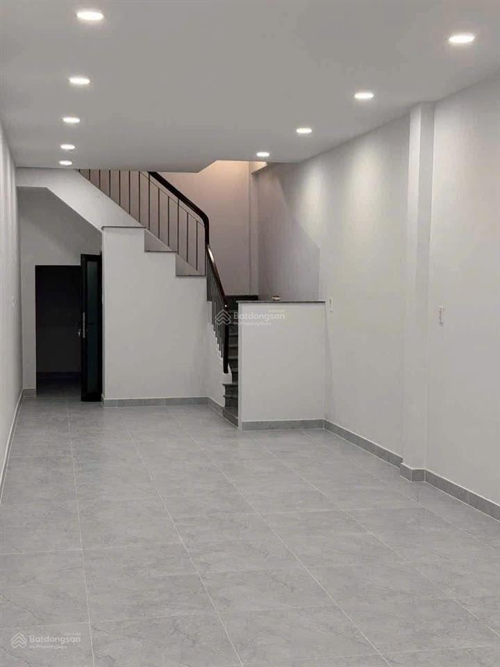 Cho thuê nhà 1 trệt 2 lầu 4pn 4x15m mặt tiền kinh doanh lâm văn bền quận 7