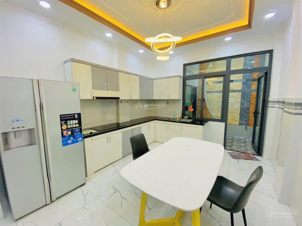 Cho thuê nhà 1 trệt 1 lửng 3 lầu sân thượng 6pn mặt tiền đường số tân quy quận 7