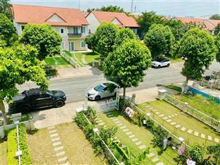Cần thuê căn biệt thự vườn, full nội thất 4pn tại làng chuyên gia the oasis, thuận an, bình dương.