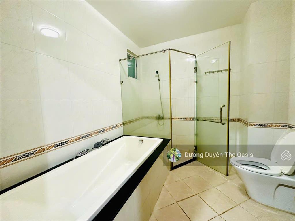 Cần tiền bán căn biệt thự 150m2 giá tốt nhất tại the oasis ngay aeon, sân golf sb. hđt 18tr/tháng