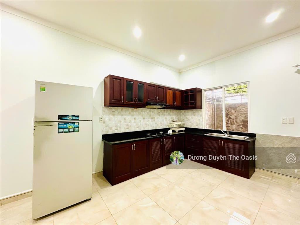 Cần tiền bán căn biệt thự 150m2 giá tốt nhất tại the oasis ngay aeon, sân golf sb. hđt 18tr/tháng