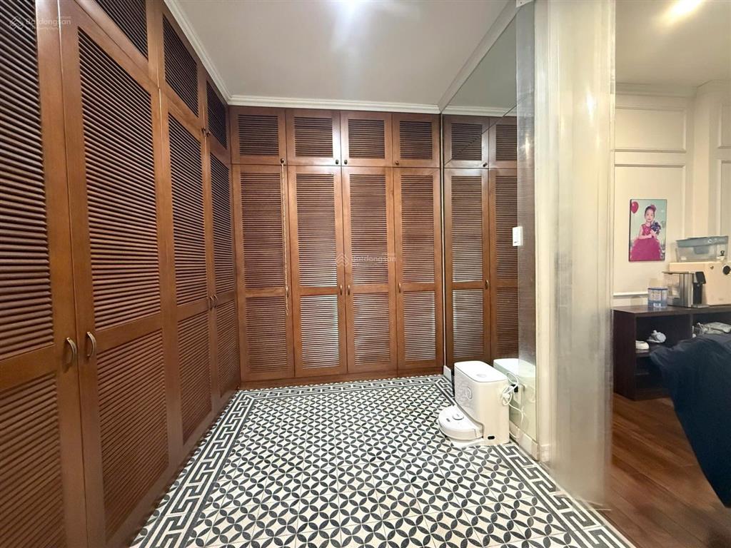 Cho thuê căn biệt thư góc công viên đẹp, nội thất hiện đại tại công viên the oasis 1. 0975 362 ***