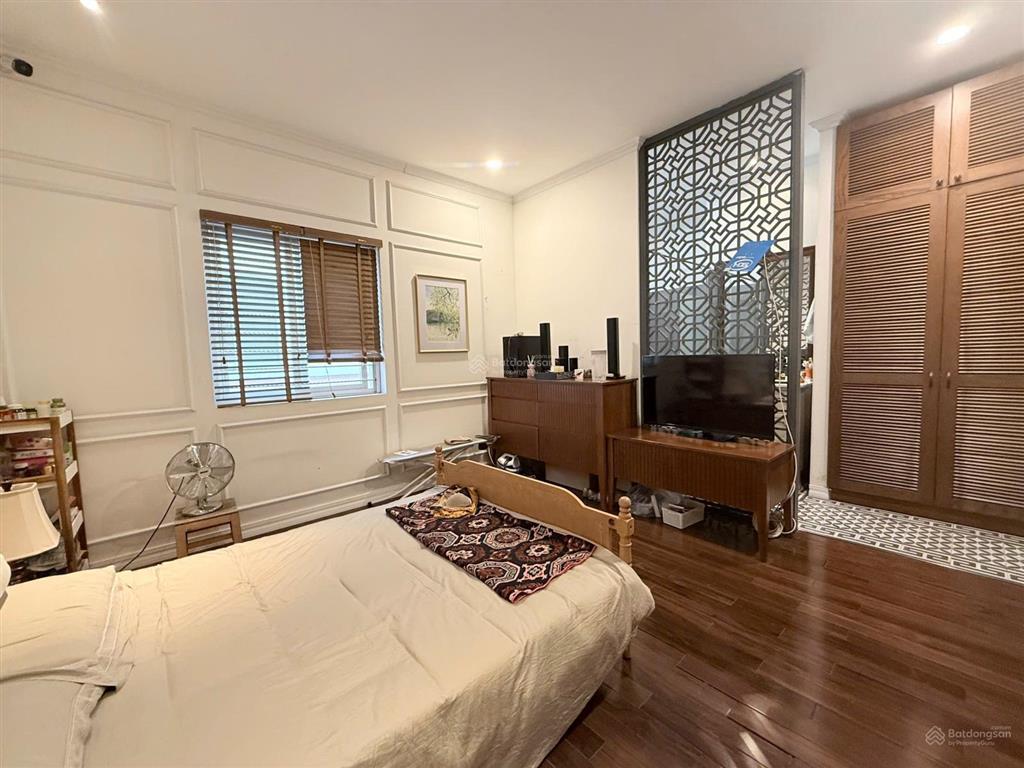 Cho thuê căn biệt thư góc công viên đẹp, nội thất hiện đại tại công viên the oasis 1. 0975 362 ***