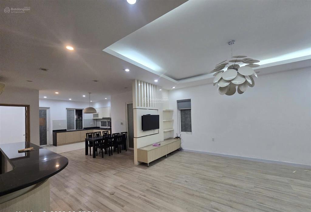 Bán căn biệt thự song lập dt 200m2 full nội thất 4pn tại làng chuyên gia the oasis.  0975 362 ***