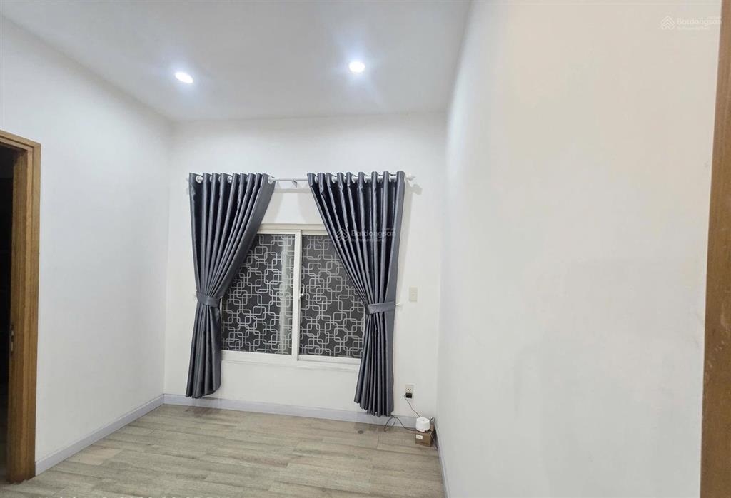 Bán căn biệt thự song lập dt 200m2 full nội thất 4pn tại làng chuyên gia the oasis.  0975 362 ***