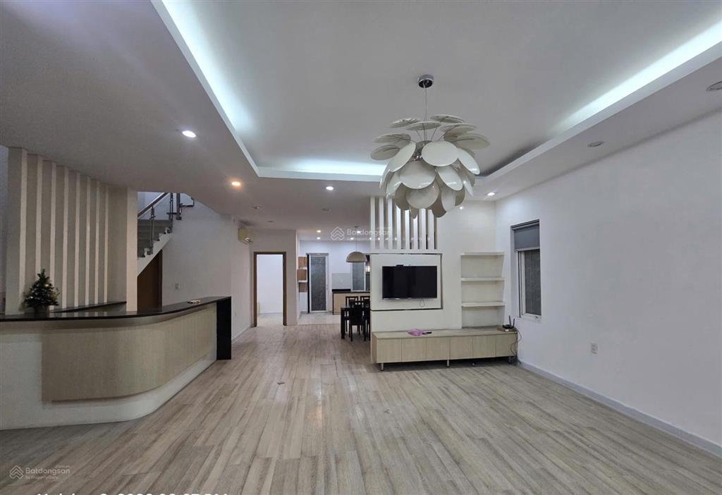 Bán căn biệt thự song lập dt 200m2 full nội thất 4pn tại làng chuyên gia the oasis.  0975 362 ***