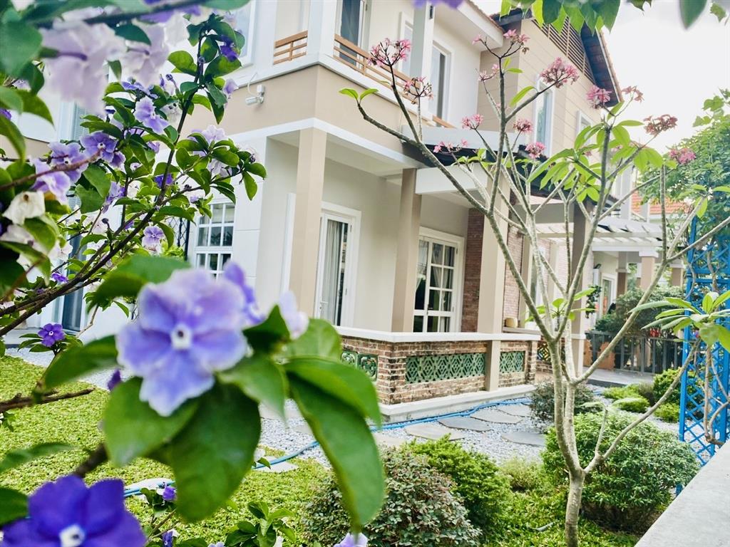Cần bán căn biệt thự góc đẹp 384m2 tại làng chuyên gia the oasis. cạnh aeon sân gôn sb. 0975 362 ***
