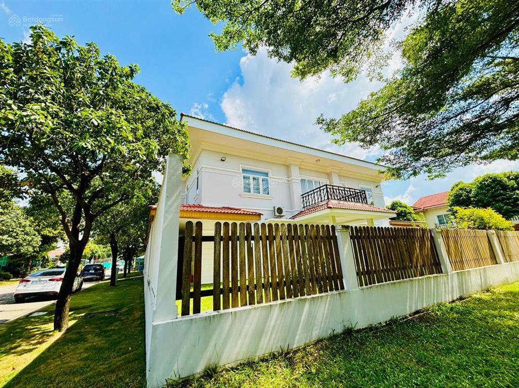 Bán căn biệt thự góc nổi bật 470m2 công viên làng chuyên gia the oasis. cạnh aeon, sân gôn sông bé