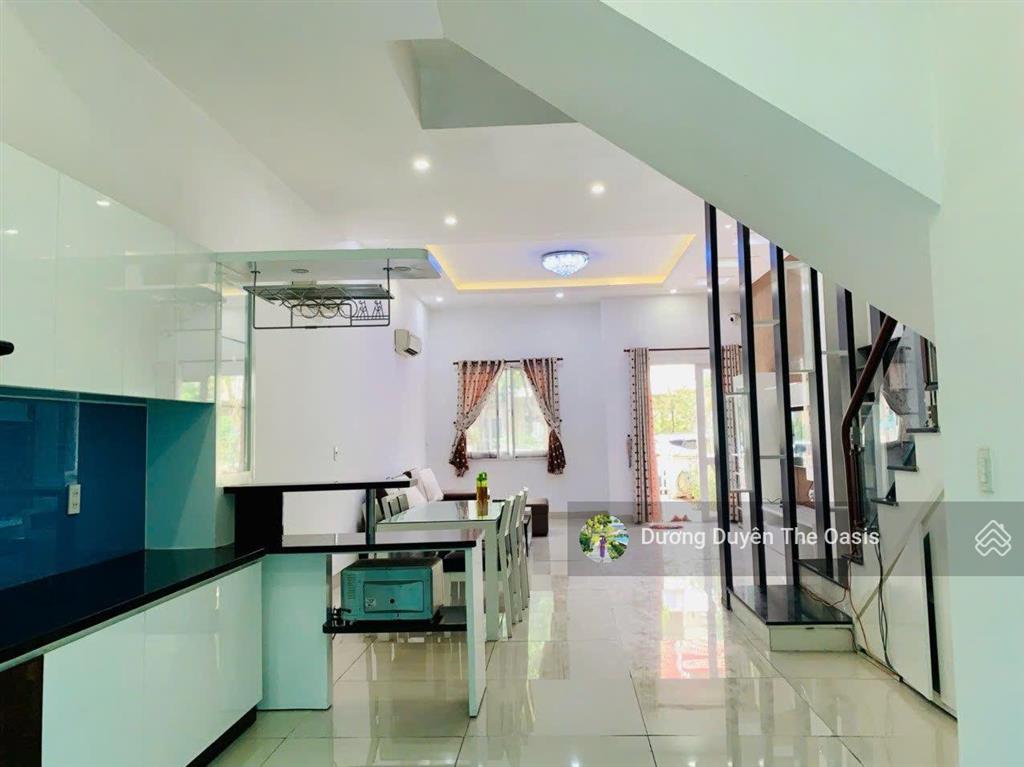 Chủ chuyển công tác bán căn liền kề. sẵn hđt 16tr/tháng tại the oasis liền kề aeon sân golf sb