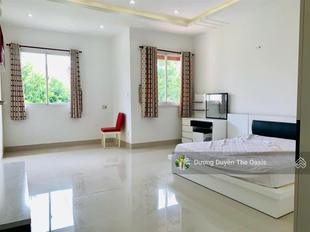 Chủ chuyển công tác bán căn liền kề. sẵn hđt 16tr/tháng tại the oasis liền kề aeon sân golf sb