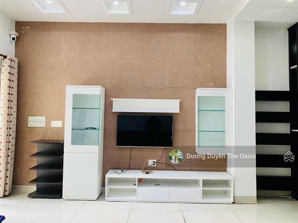 Chủ chuyển công tác bán căn liền kề. sẵn hđt 16tr/tháng tại the oasis liền kề aeon sân golf sb