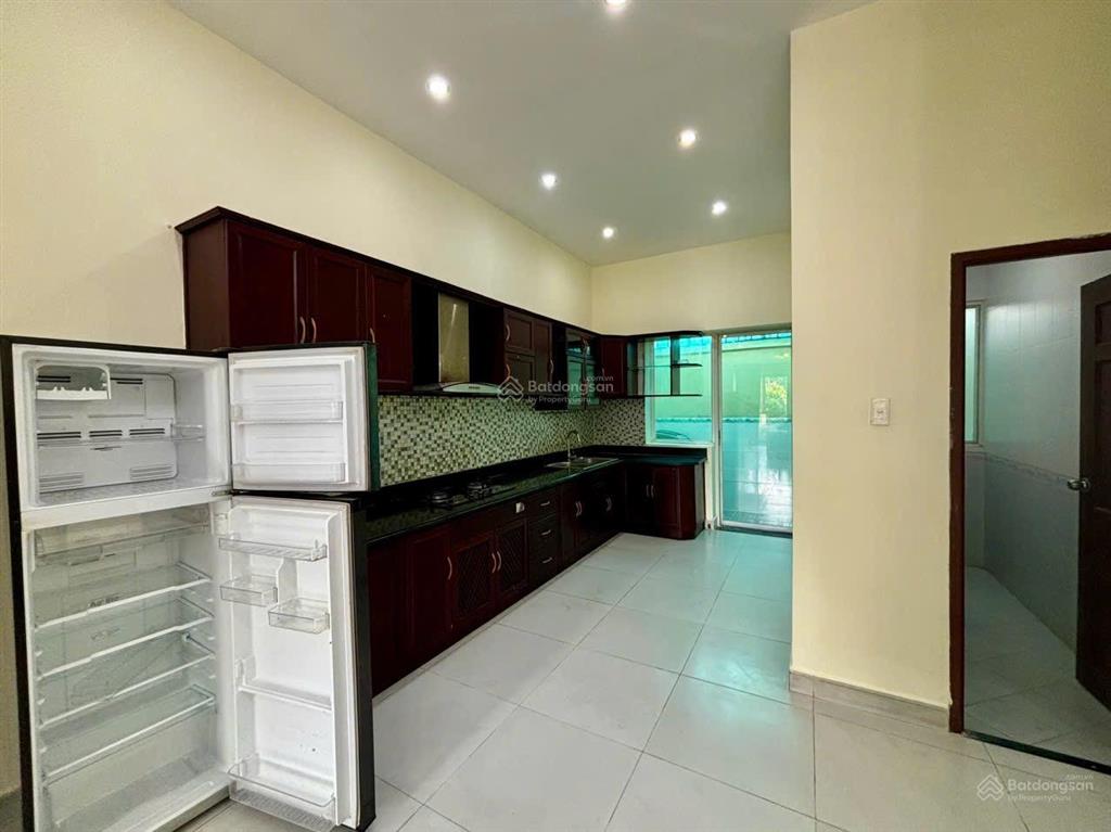 Cần bán căn biệt thự tâm huyết 7x18.5m2 cạnh công viên và hồ bơi the oasis. sẵn hđ thuê 16tr/tháng.