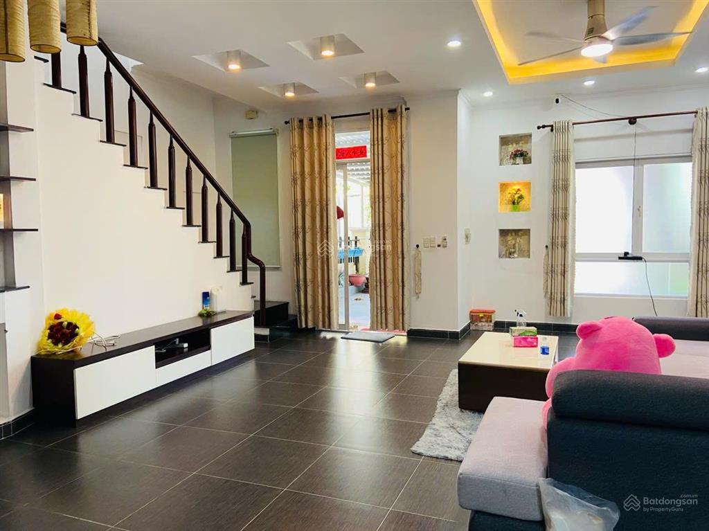 Cần bán căn biệt thự tâm huyết 7x18.5m2 cạnh công viên và hồ bơi the oasis. sẵn hđ thuê 16tr/tháng.