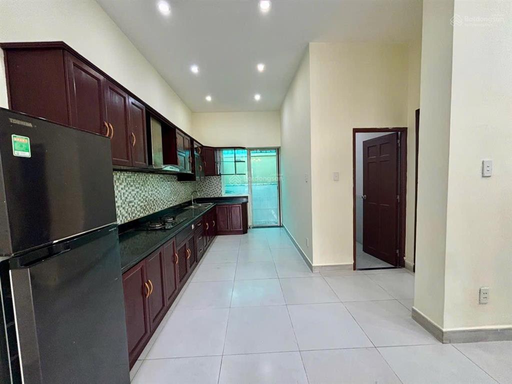 Cần bán căn biệt thự tâm huyết 7x18.5m2 cạnh công viên và hồ bơi the oasis. sẵn hđ thuê 16tr/tháng.