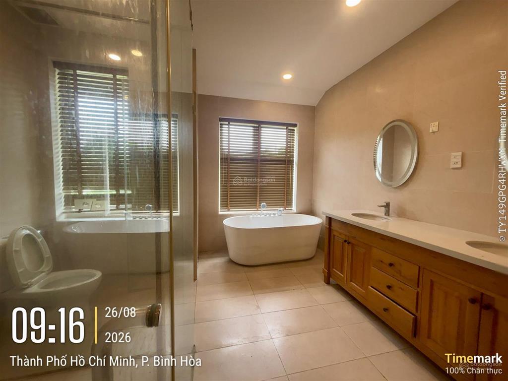 Cần cho thuê căn biệt thự song lập 300m2 làng chuyên gia the oasis. cạnh aeon, sân gôn sông bé