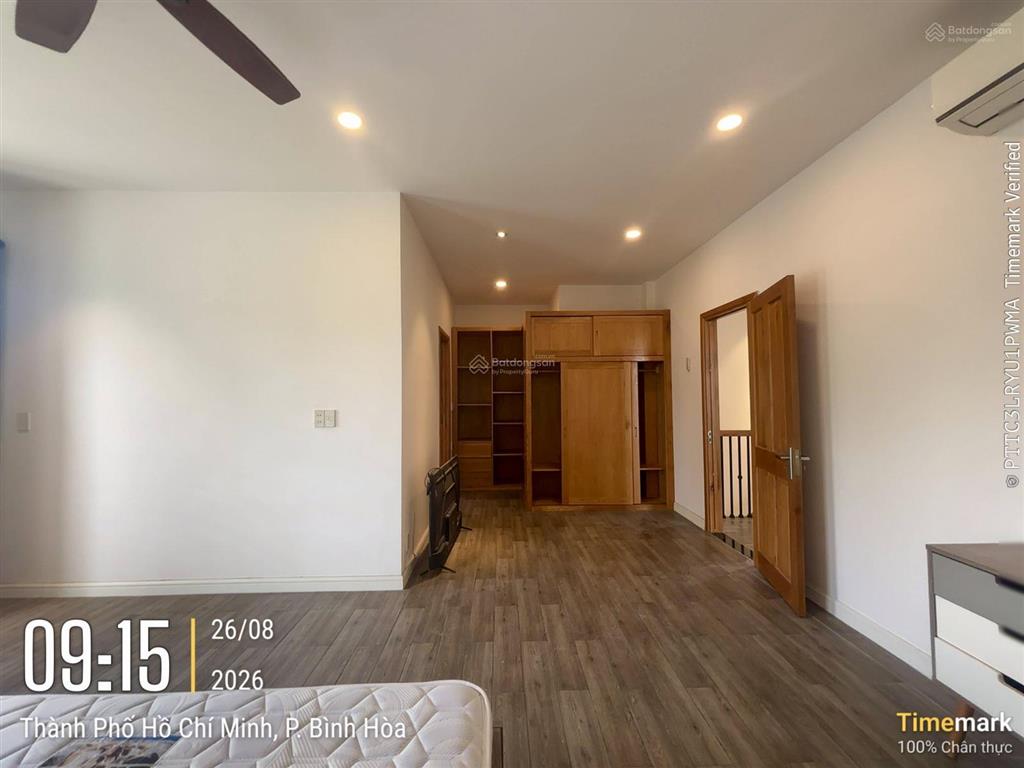 Cần cho thuê căn biệt thự song lập 300m2 làng chuyên gia the oasis. cạnh aeon, sân gôn sông bé