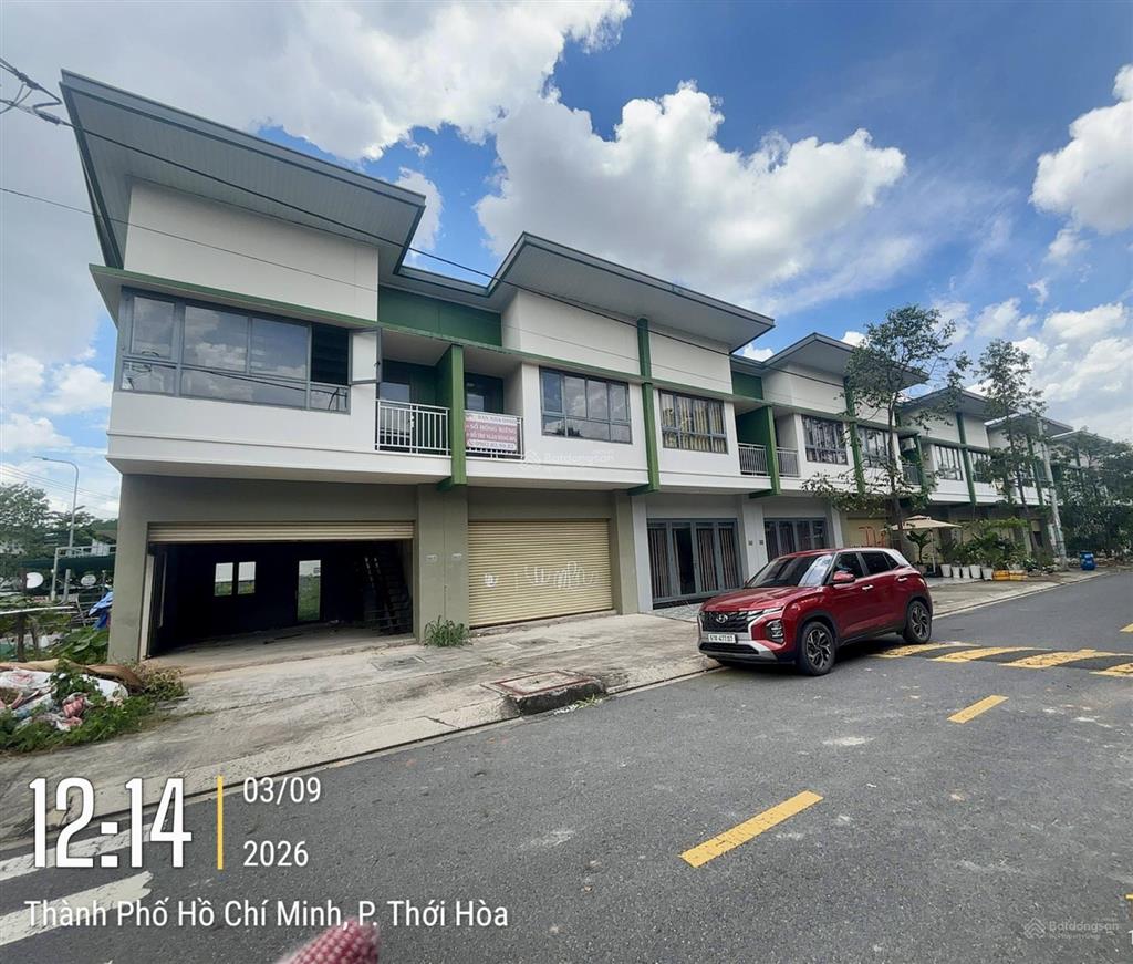 Hot cần bán góc hai mặt tiền 155,8m2 khu oasis city  cạnh trường đại học việt đức.  0975 362 ***
