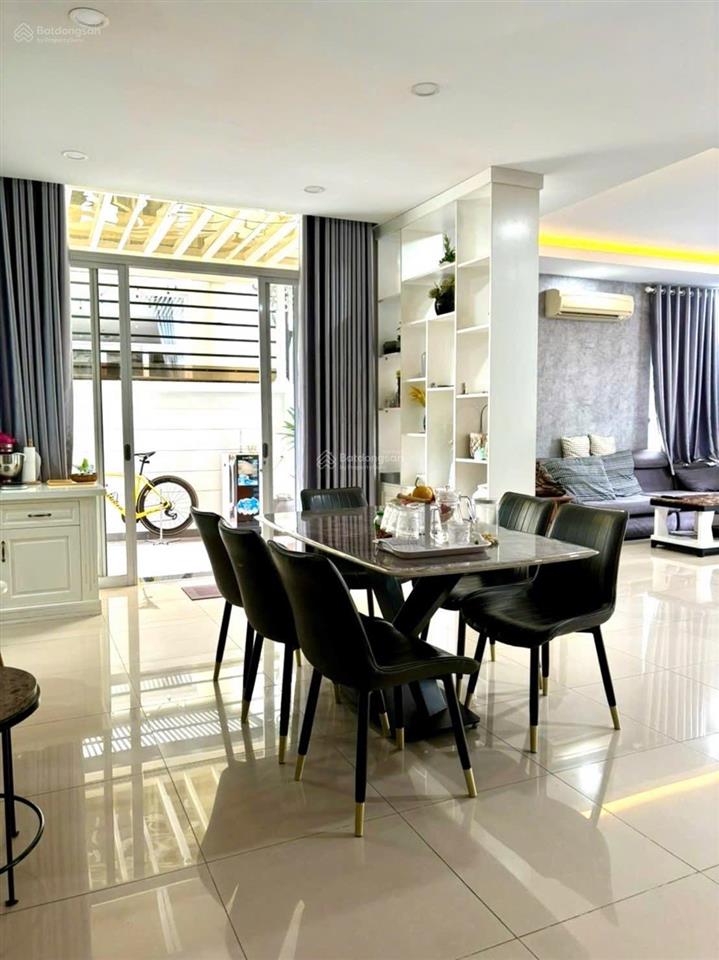 Bán căn biệt thự song lập 10x18.5m2 gần công viên làng chuyên gia the oasis. cạnh aeon, sân gôn sb